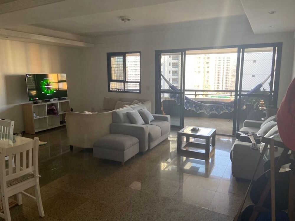 Apartamento à venda com 3 quartos, 145m² - Foto 1