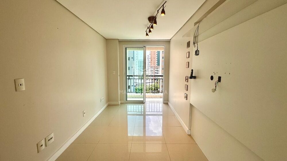 Apartamento à venda com 3 quartos, 165m² - Foto 9