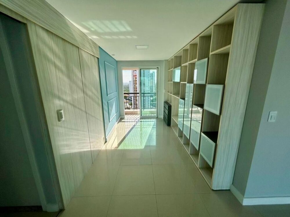 Apartamento à venda com 3 quartos, 165m² - Foto 2