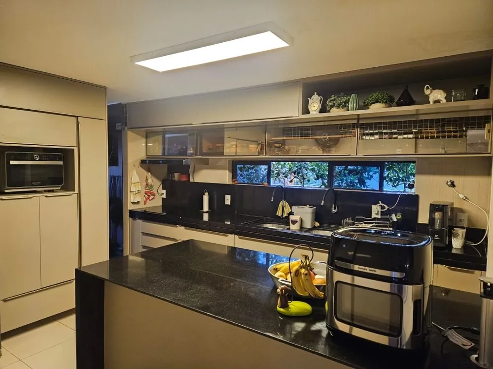 Apartamento, 3 quartos, 220 m² - Foto 1