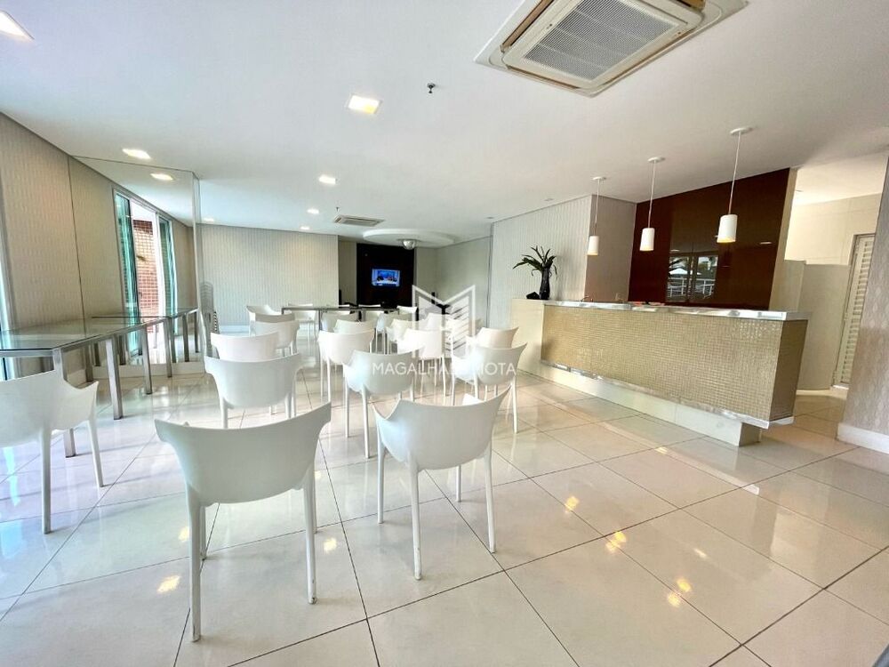 Apartamento à venda com 3 quartos, 146m² - Foto 1