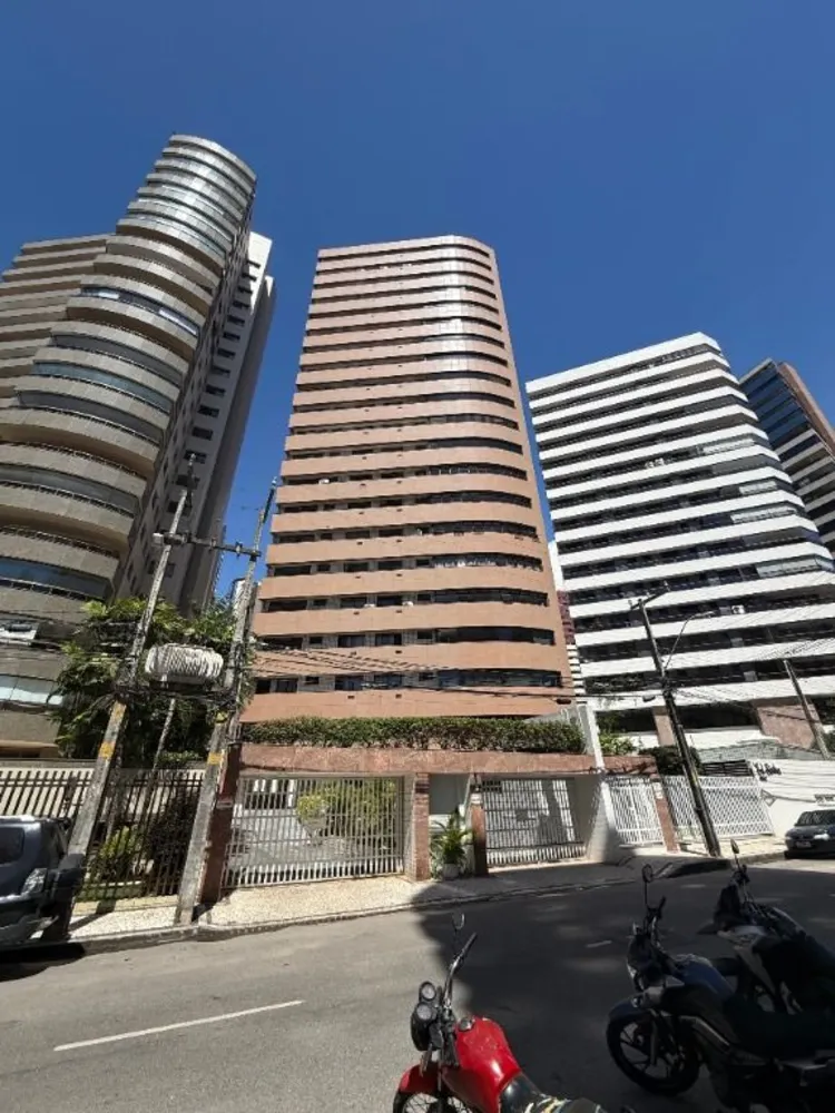 Apartamento, 3 quartos, 210 m² - Foto 1