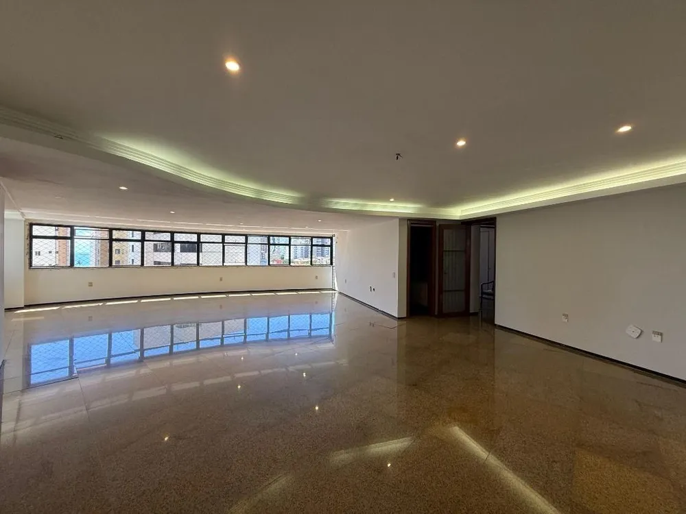 Apartamento, 3 quartos, 210 m² - Foto 2