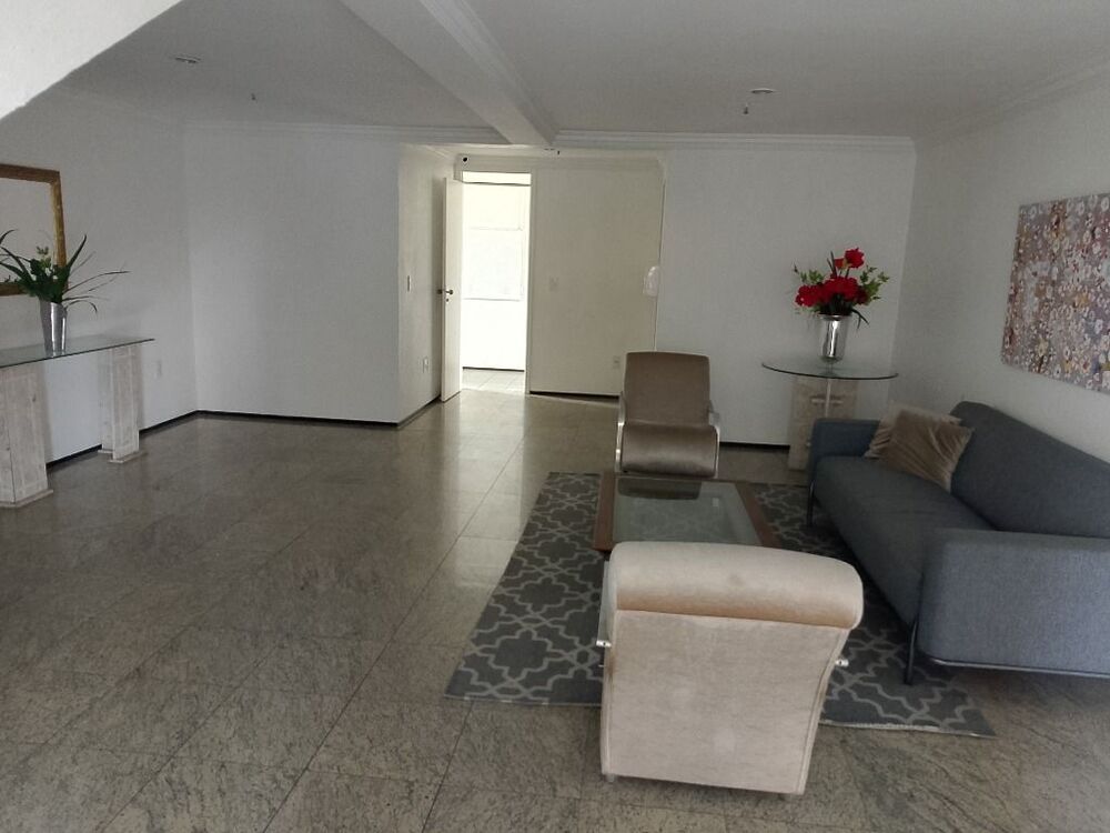 Apartamento à venda com 3 quartos, 146m² - Foto 2
