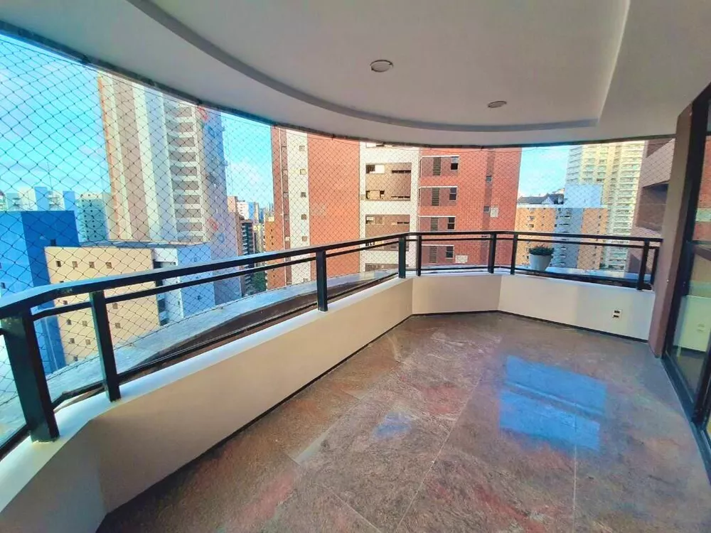 Apartamento à venda com 4 quartos, 220m² - Foto 2