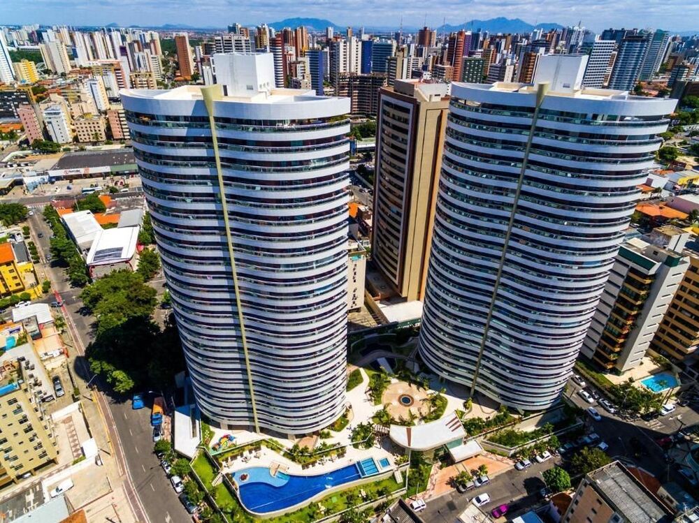 Apartamento à venda com 4 quartos, 226m² - Foto 1