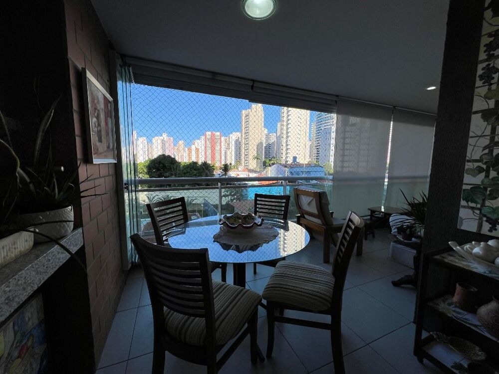 Apartamento à venda com 3 quartos, 123m² - Foto 2