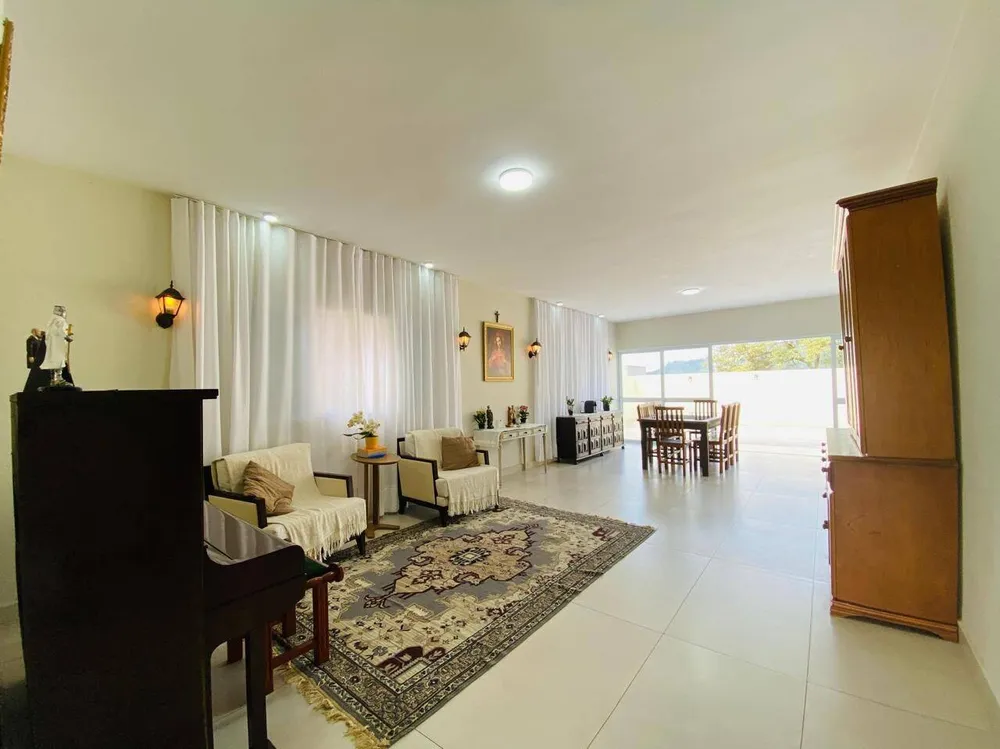 Casa, 5 quartos, 270 m² - Foto 2