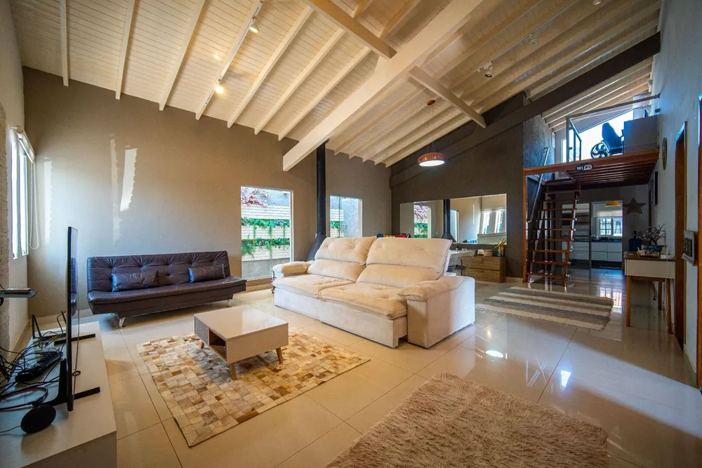 Casa, 3 quartos, 231 m² - Foto 1