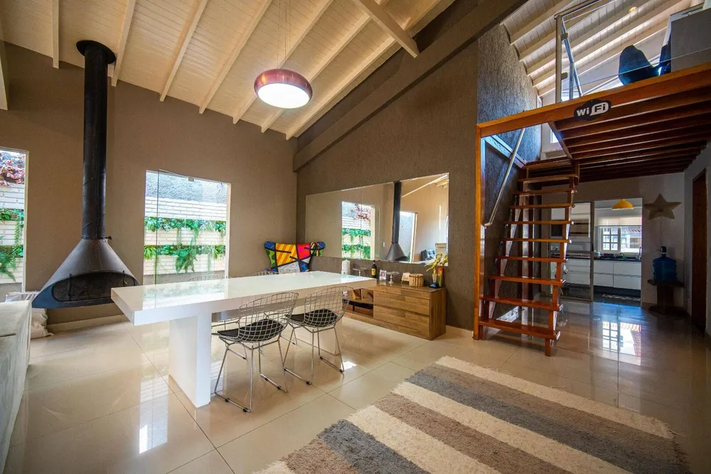 Casa, 3 quartos, 231 m² - Foto 2
