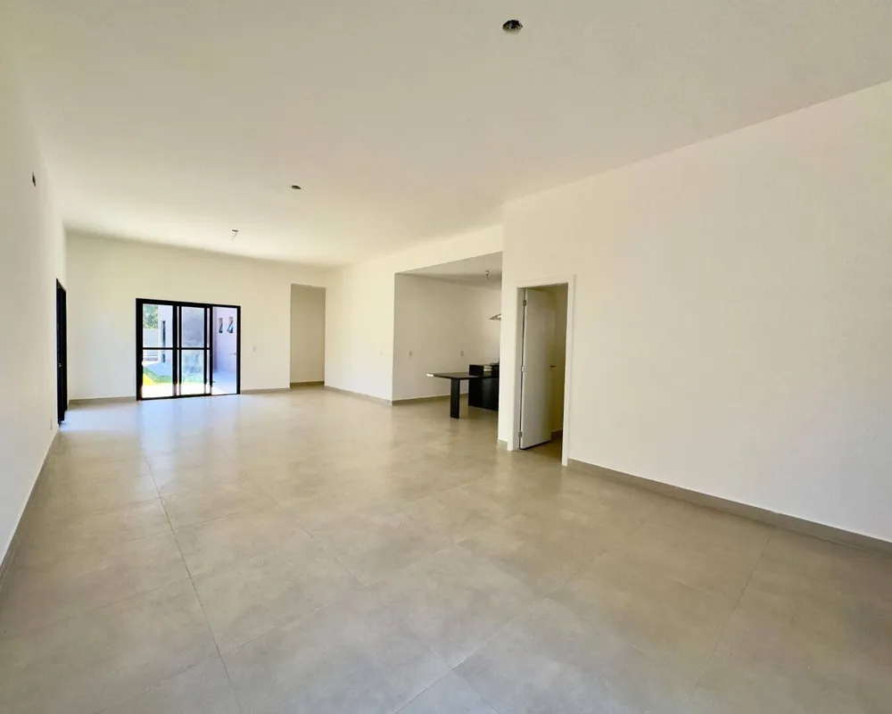 Casa, 3 quartos, 245 m² - Foto 3