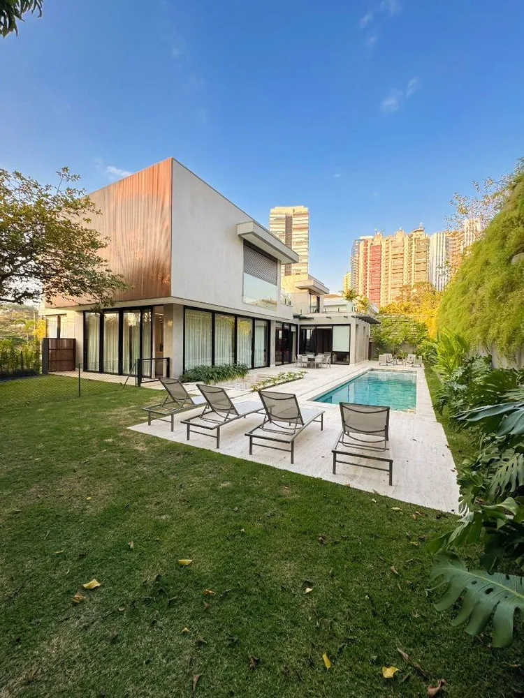 Casa, 5 quartos, 1012 m² - Foto 1