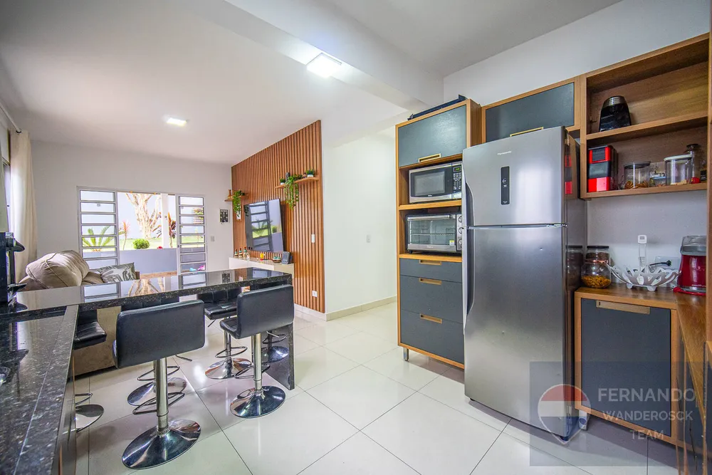 Casa, 4 quartos, 202 m² - Foto 2