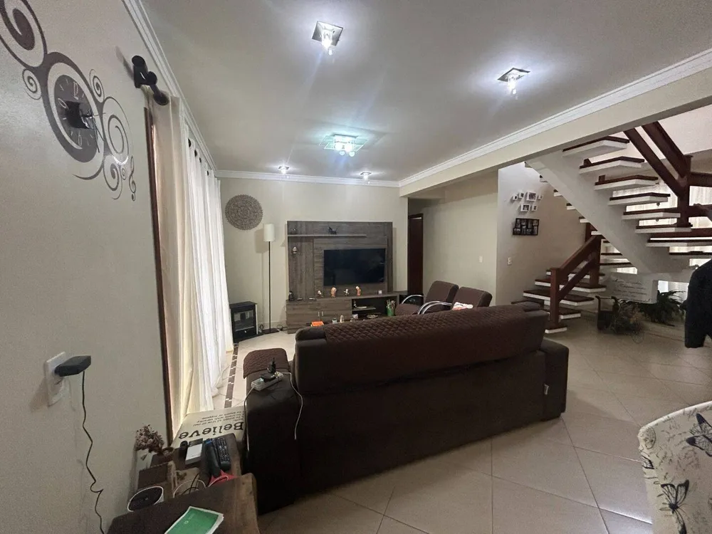 Casa, 3 quartos, 226 m² - Foto 4
