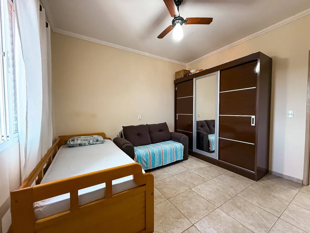 Casa, 3 quartos, 183 m² - Foto 2