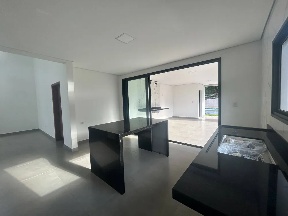 Casa, 3 quartos, 256 m² - Foto 3