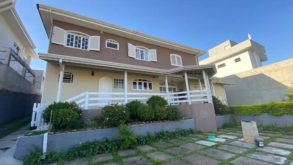 Casa, 3 quartos, 237 m² - Foto 1