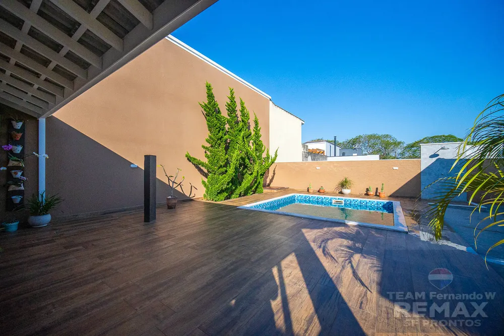 Casa, 3 quartos, 228 m² - Foto 1