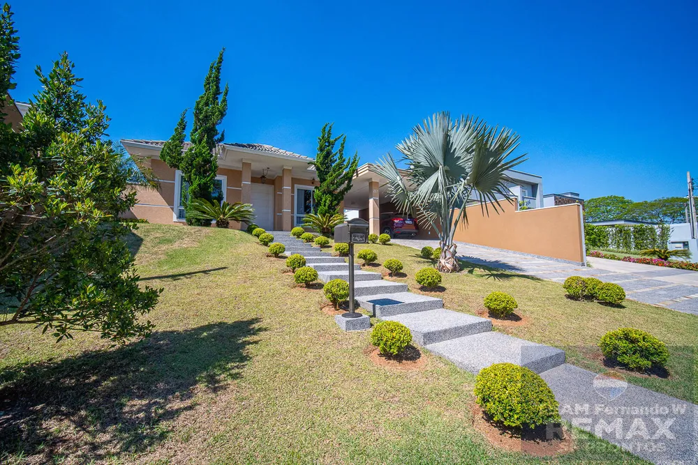 Casa, 3 quartos, 228 m² - Foto 1