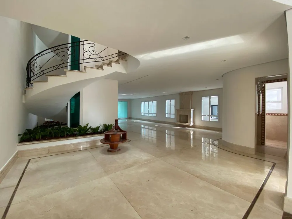 Casa, 7 quartos, 1360 m² - Foto 1