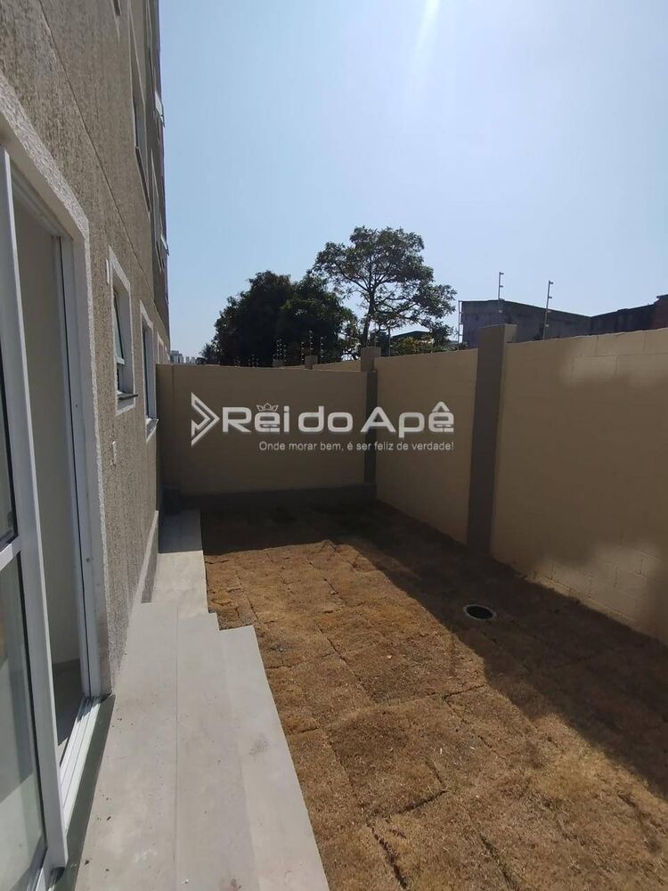Apartamento à venda com 2 quartos, 40m² - Foto 2
