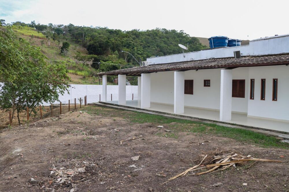 Chácara à venda com 4 quartos, 2178m² - Foto 1