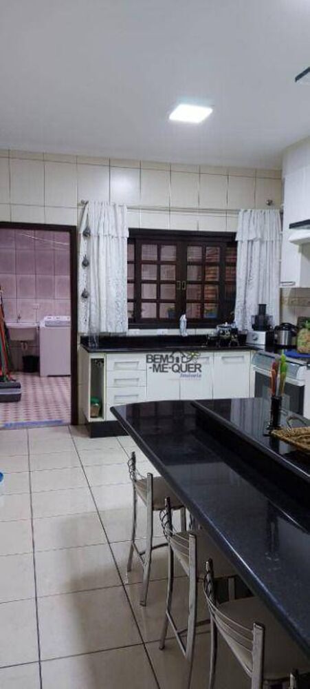 Sobrado, 3 quartos, 200 m² - Foto 1