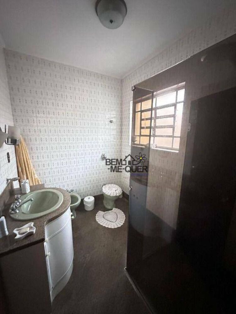 Casa, 3 quartos, 242 m² - Foto 1