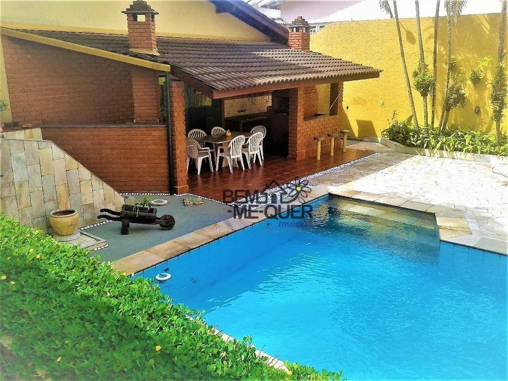 Sobrado, 3 quartos, 595 m² - Foto 1