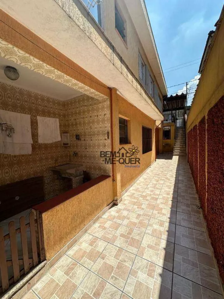 Casa à venda com 4 quartos, 246m² - Foto 1