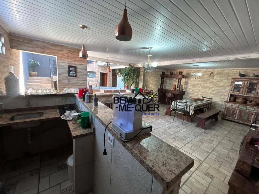 Casa, 3 quartos, 210 m² - Foto 2
