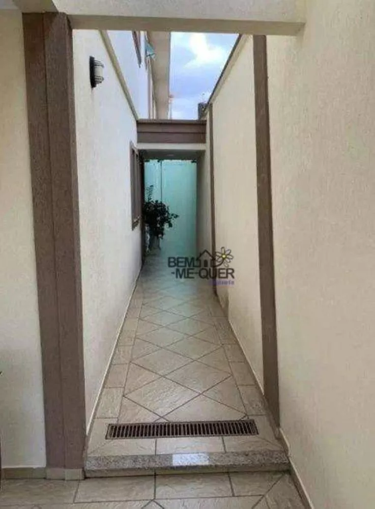 Sobrado à venda com 4 quartos, 240m² - Foto 2