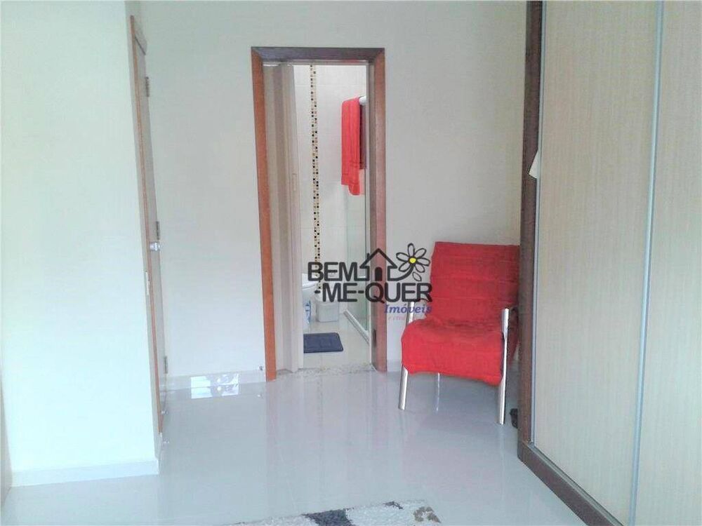 Casa à venda com 3 quartos, 360m² - Foto 4