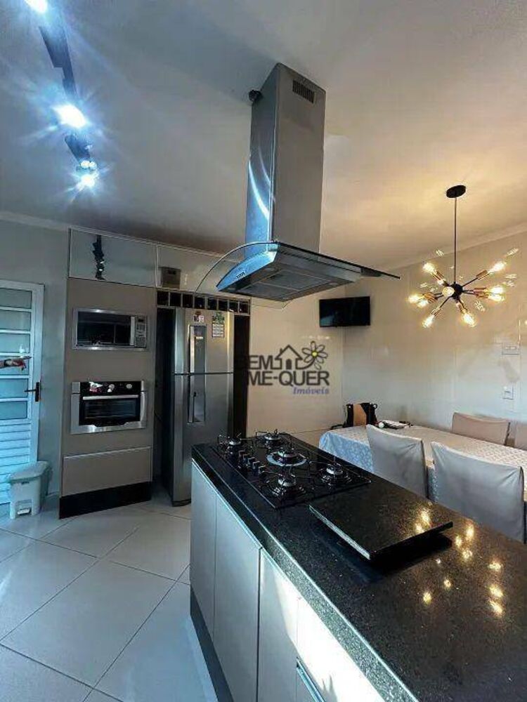 Sobrado, 3 quartos, 208 m² - Foto 1