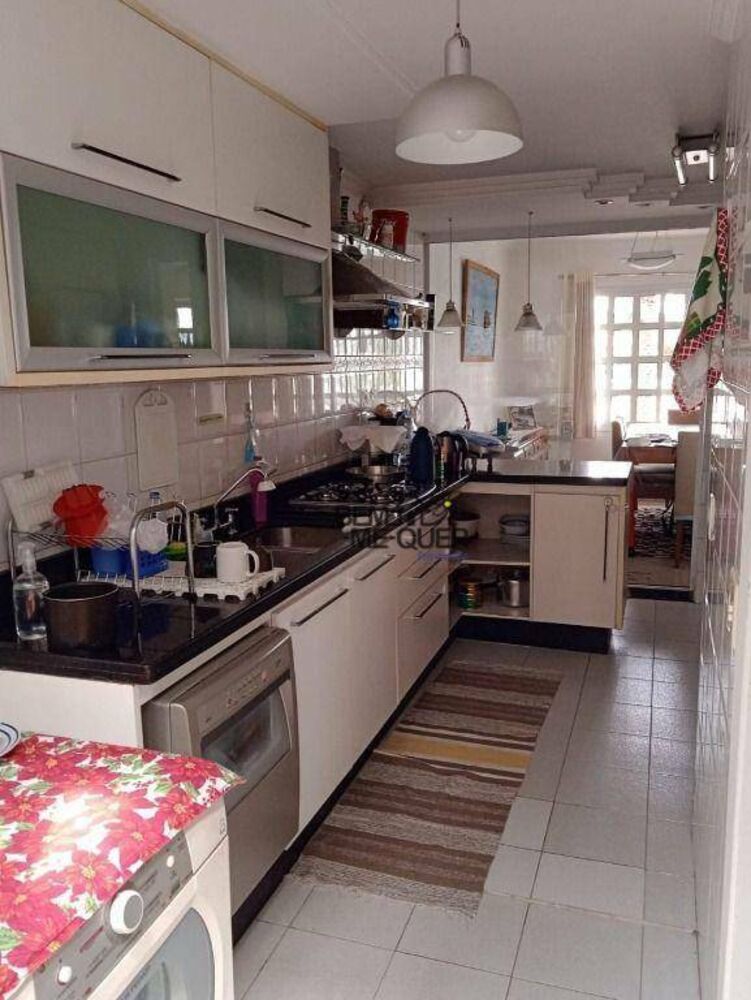 Sobrado, 3 quartos, 211 m² - Foto 1