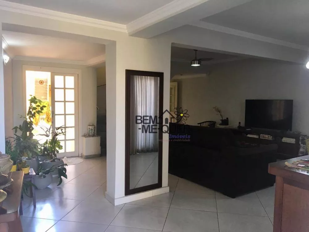 Sobrado à venda com 3 quartos, 134m² - Foto 1