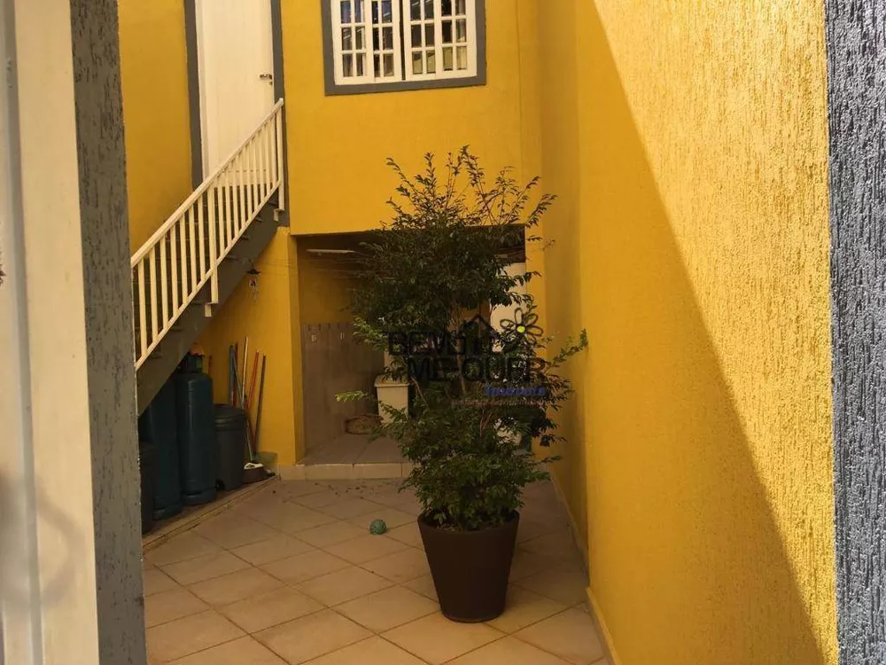 Sobrado à venda com 3 quartos, 134m² - Foto 2