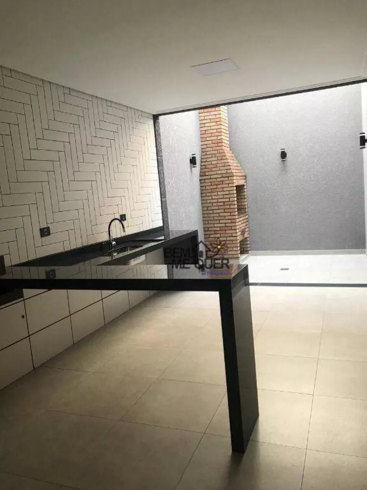 Sobrado à venda com 3 quartos, 210m² - Foto 1