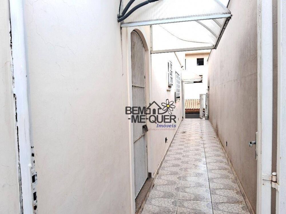 Sobrado à venda com 3 quartos, 184m² - Foto 1