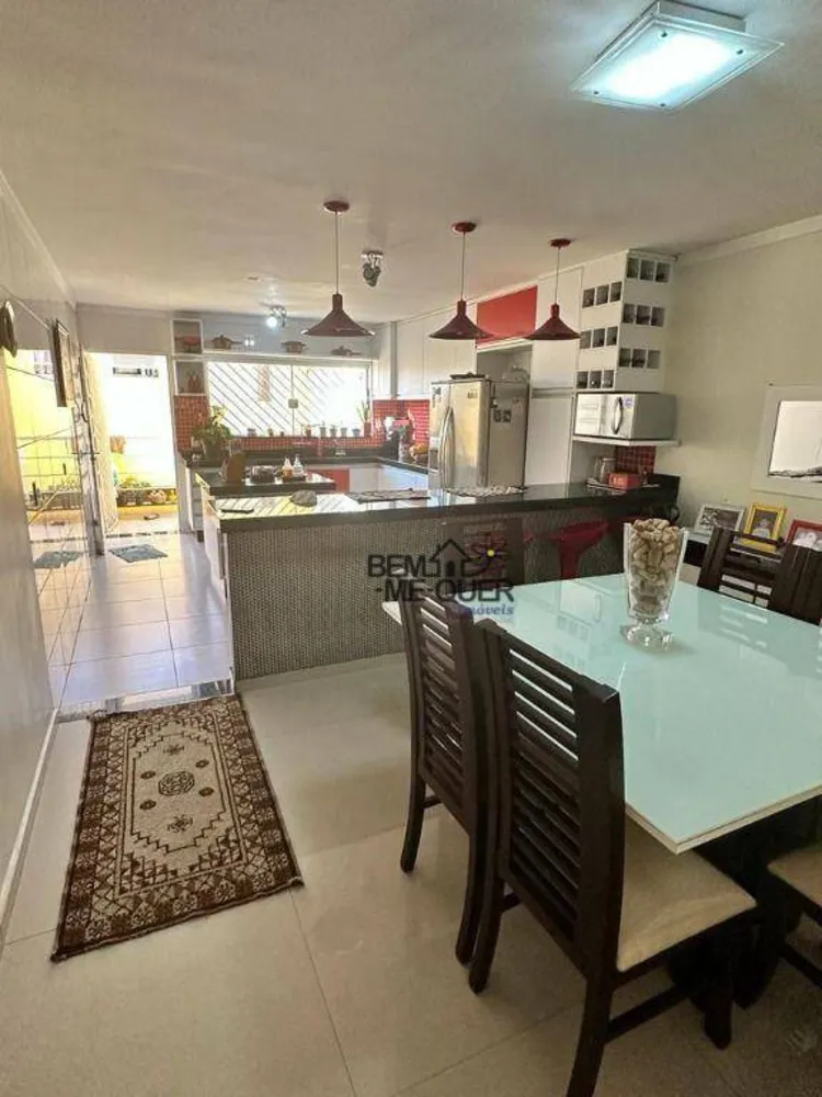 Sobrado, 4 quartos, 241 m² - Foto 3