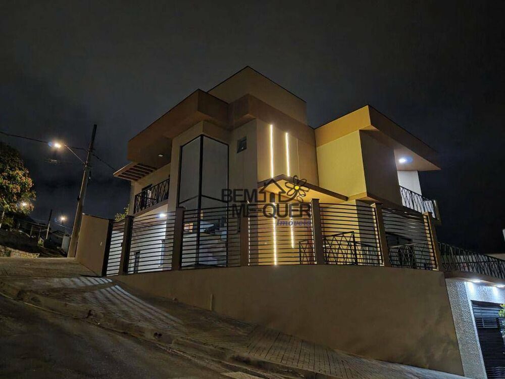 Sobrado à venda com 3 quartos, 200m² - Foto 1