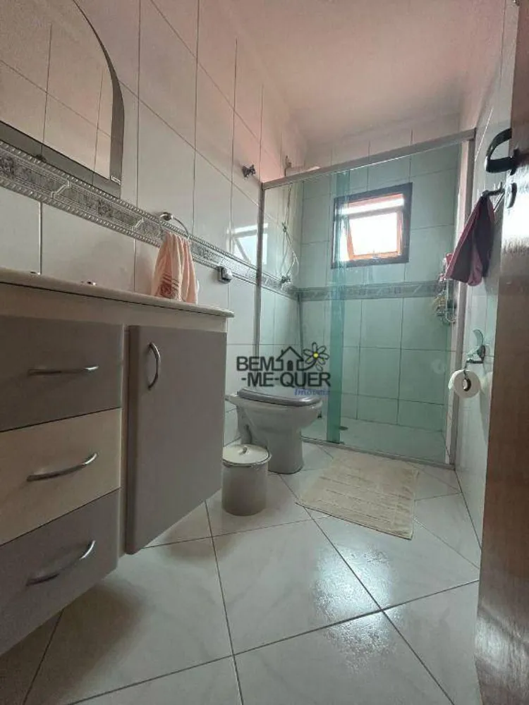 Casa, 3 quartos, 235 m² - Foto 2