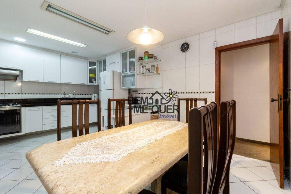 Casa à venda com 3 quartos, 230m² - Foto 10