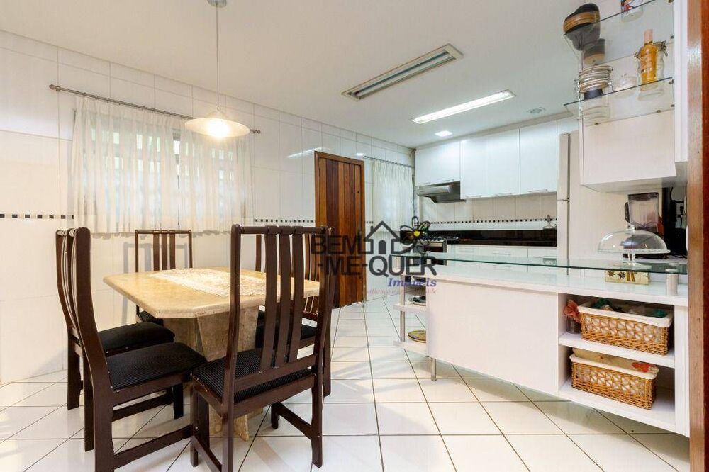 Casa à venda com 3 quartos, 230m² - Foto 8