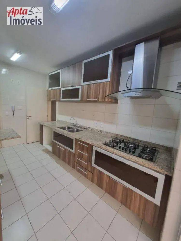 Apartamento, 3 quartos, 122 m² - Foto 2