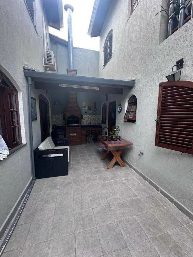 Sobrado, 3 quartos, 207 m² - Foto 1