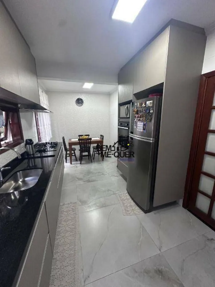 Sobrado, 3 quartos, 207 m² - Foto 2
