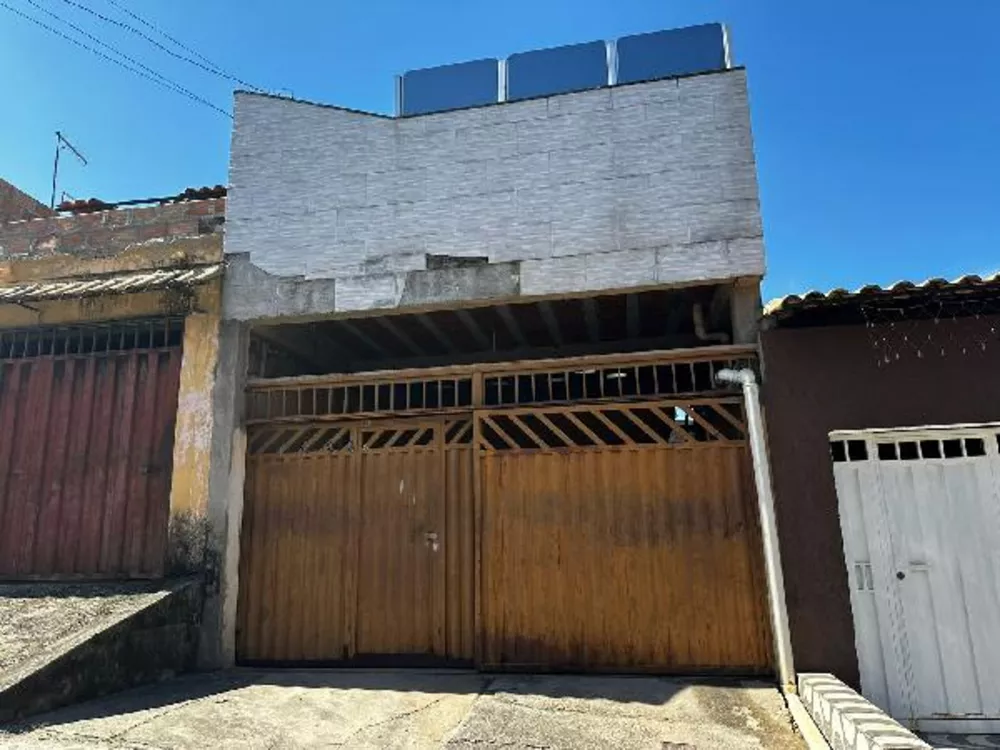 Casa à venda com 2 quartos, 180m² - Foto 1