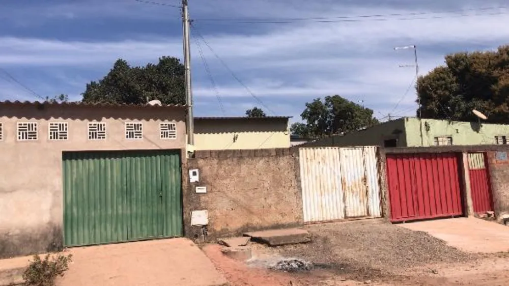 Casa, 2 quartos, 180 m² - Foto 1