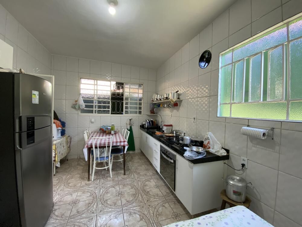 Casa, 3 quartos, 192 m² - Foto 1